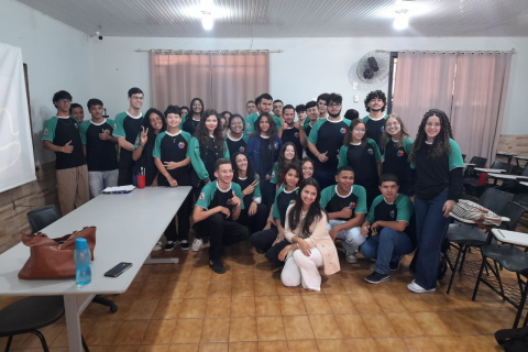 Hoje a tarde os jovens tiveram uma palestra sobre o Setembro Amarelo
