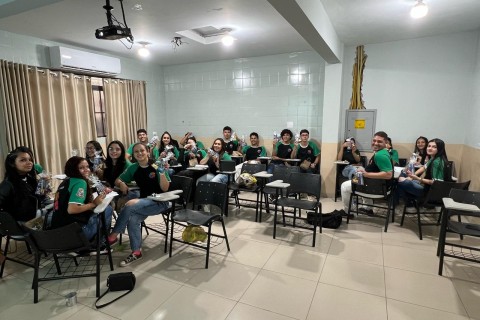Um gesto doce que faz a diferença: PROMEC Sarandi realizou entrega de chocolates para os atendidos