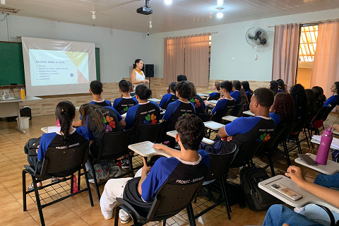 Atendidos participam de palestras e atividades em alusão ao Dia Internacional da Mulher